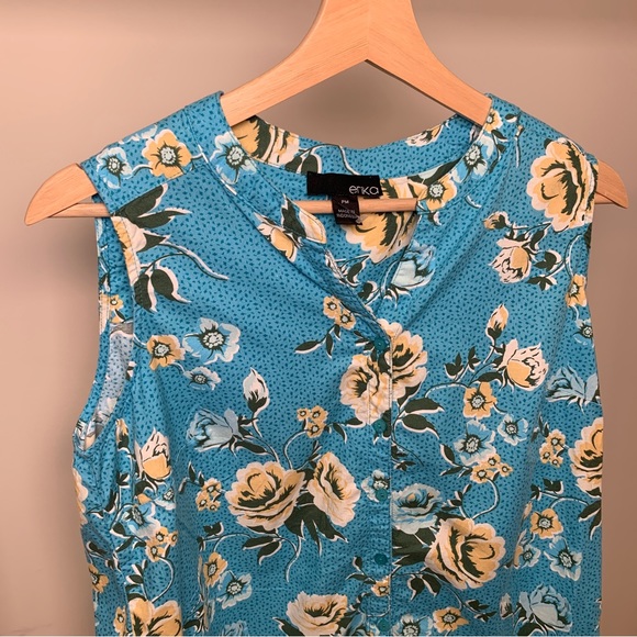 Erika Woman’s Blue Floral Sleeveless Button Top shirt size Medium Petite - Picture 5 of 8